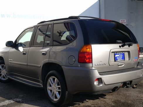 Used 2009 GMC Envoy Denali w/ Sun And 6-Disc Cd Package image 4
