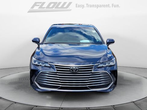 Used 2019 Toyota Avalon XLE w/ Moonroof Package FWD image 3