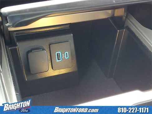 Used 2024 Ford Explorer XLT image 26