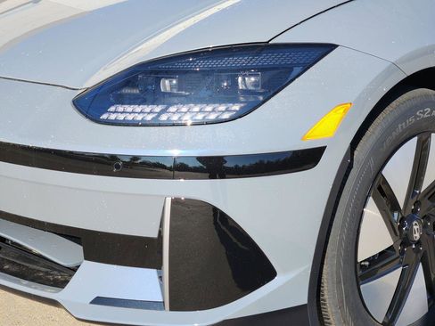 New 2025 Hyundai Ioniq 6 SE image 6