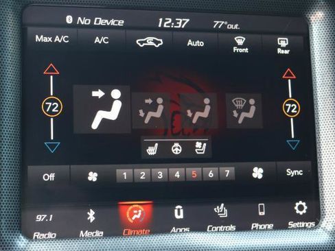 Used 2018 Dodge Challenger R/T Scat Pack w/ Leather Interior Group RWD image 12