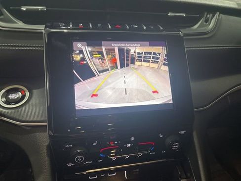 Used 2024 Jeep Grand Cherokee Altitude AWD/4WD image 27