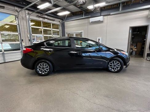 Used 2016 Kia Forte LX image 6