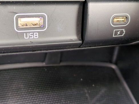 Used 2024 Kia Telluride LX FWD image 23