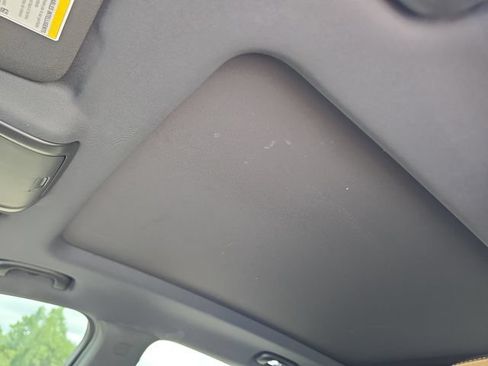 Used 2022 Chevrolet Equinox Premier FWD image 17