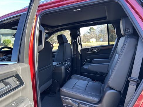 New 2026 GMC Yukon Denali w/ Sun & Power Step Package image 39