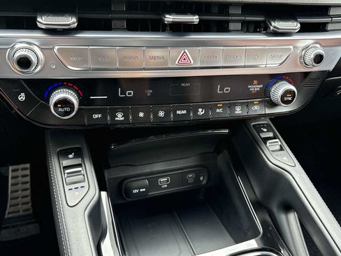 Used 2023 Kia Telluride SX Prestige AWD/4WD image 18