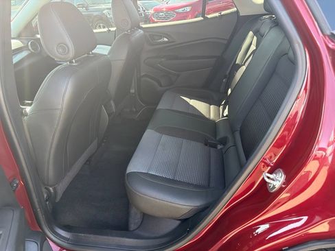 Used 2024 Chevrolet Trax LT w/ Driver Confidence Package FWD image 10