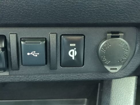 Used 2021 Toyota Tacoma TRD Off-Road AWD/4WD image 59