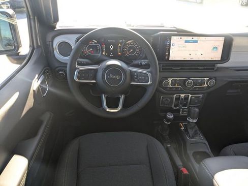 New 2026 Jeep Wrangler Unlimited Sahara AWD/4WD image 27