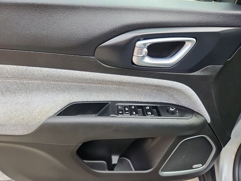 Used 2024 Jeep Compass Latitude w/ Sun and Sound Group image 15