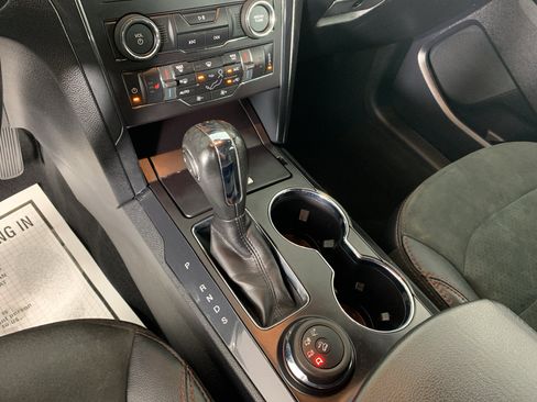 Used 2019 Ford Explorer XLT w/ Equipment Group 202A AWD/4WD image 23