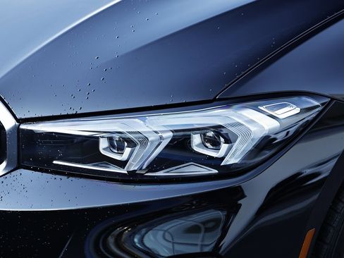 New 2025 BMW 330i xDrive Sedan w/ Convenience Package image 12