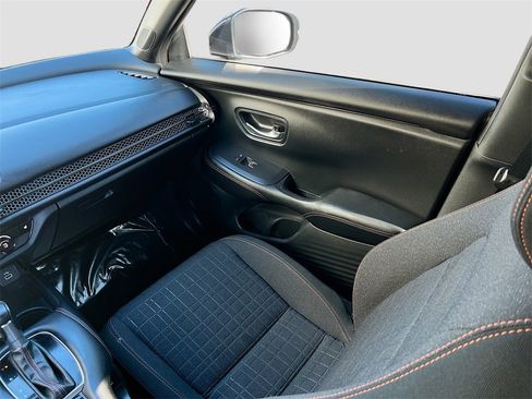 Used 2025 Honda HR-V Sport image 22