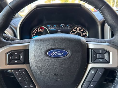 Used 2020 Ford F150 Lariat w/ Equipment Group 502A Luxury AWD/4WD image 25