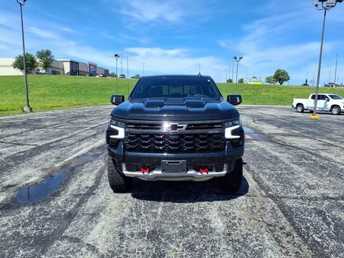 Used 2025 Chevrolet Silverado 1500 ZR2 w/ Technology Package AWD/4WD image 2