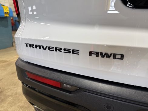 New 2026 Chevrolet Traverse LT w/ Midnight/Sport Edition image 11