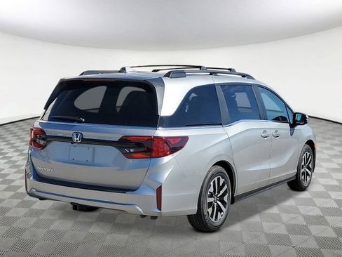 New 2026 Honda Odyssey Touring image 5