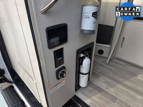 Used 2022 Mercedes-Benz Sprinter 2500 image 13