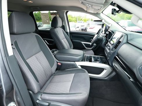 Used 2024 Nissan Titan SV w/ SV Convenience Package RWD image 28