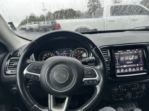 Used 2021 Jeep Compass Limited image 11