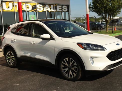 Used 2020 Ford Escape Titanium AWD/4WD image 3