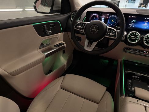 Used 2021 Mercedes-Benz GLB 250 image 28