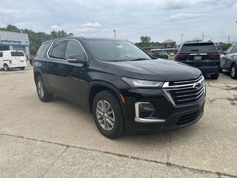 Used 2023 Chevrolet Traverse LT FWD image 12
