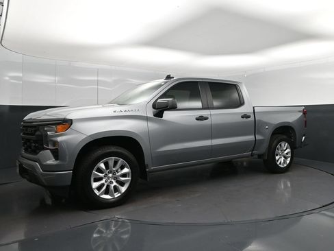 Used 2025 Chevrolet Silverado 1500 Custom w/ LPO, Dark Essentials Package RWD image 3