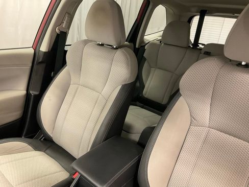 Used 2019 Subaru Forester Premium w/ All-Weather Package AWD/4WD image 10