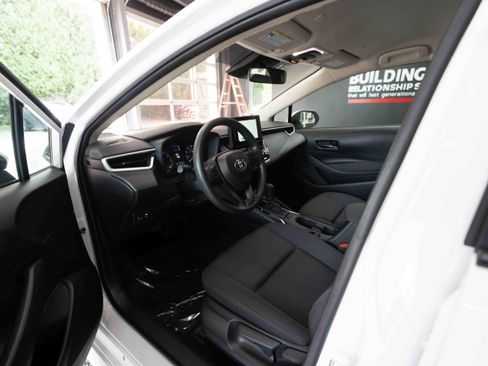 Used 2025 Toyota Corolla LE FWD image 8