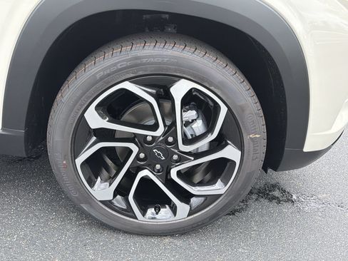 New 2026 Chevrolet Trax RS FWD image 12