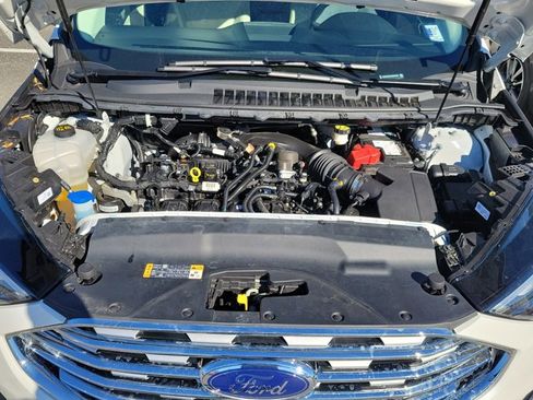 Used 2020 Ford Edge Titanium image 39