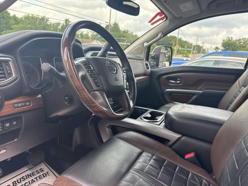 Used 2017 Nissan Titan Platinum Reserve AWD/4WD image 17