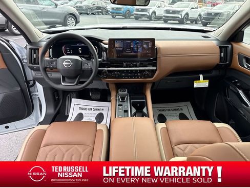 New 2026 Nissan Pathfinder Platinum image 12