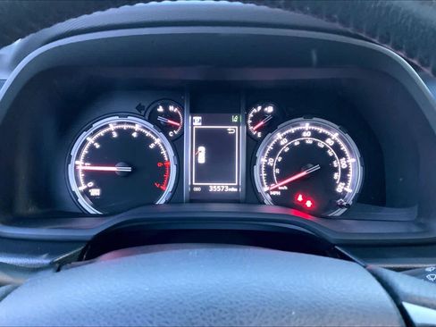 Used 2022 Toyota 4Runner TRD Off-Road Premium w/ Moonroof Package AWD/4WD image 25