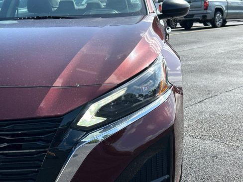Used 2025 Nissan Altima 2.5 SV FWD image 9