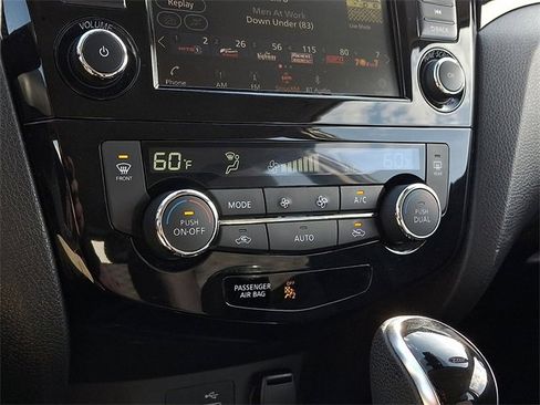 Used 2022 Nissan Rogue Sport SV image 15