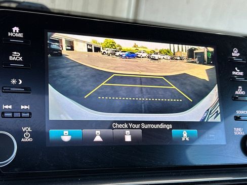 Used 2019 Honda Accord Touring image 18