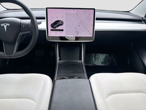 Used 2020 Tesla Model 3 Standard Range Plus image 17
