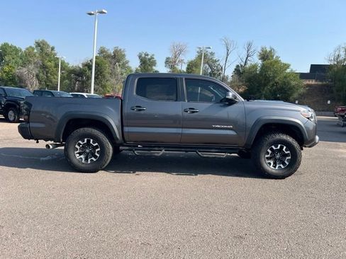 Used 2019 Toyota Tacoma TRD Off-Road w/ TRD Premium Off Road Package AWD/4WD image 7
