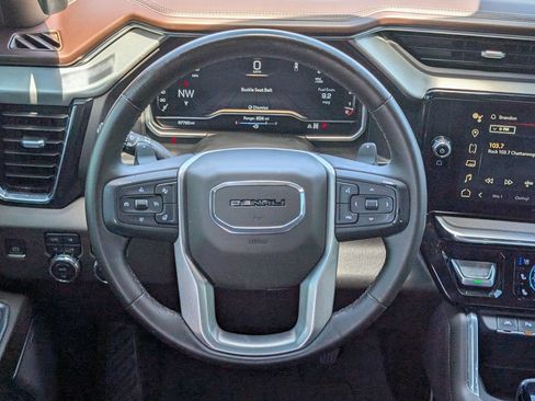 Used 2023 GMC Sierra 1500 Denali w/ Technology Package AWD/4WD image 13
