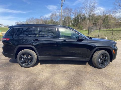 New 2026 Jeep Grand Cherokee L Limited w/ Limited Altitude Package RWD image 7