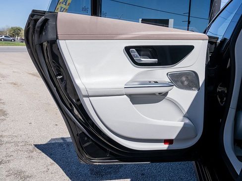 Used 2023 Mercedes-Benz EQE 500 4MATIC Sedan image 11