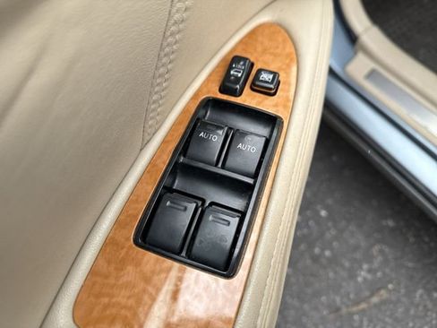 Used 2006 Toyota Avalon XLS image 16