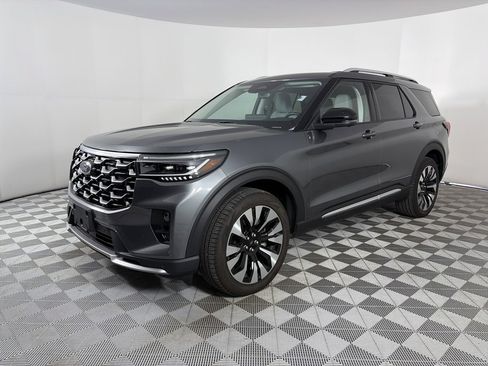 Used 2025 Ford Explorer Platinum w/ LUX Leather Package image 3