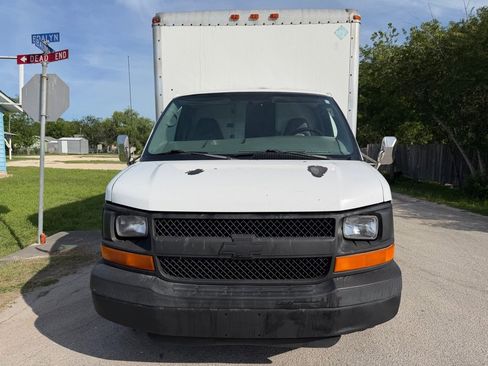 Used 2006 Chevrolet Express 3500 RWD image 25