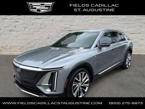 Used 2025 Cadillac Lyriq Luxury w/ LPO, Floor Liner Package AWD/4WD image 1