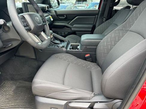 Certified 2025 Toyota Tacoma SR5 AWD/4WD image 11
