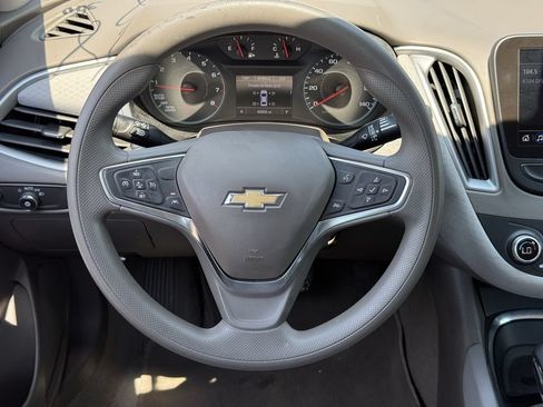 Used 2025 Chevrolet Malibu LT FWD image 12